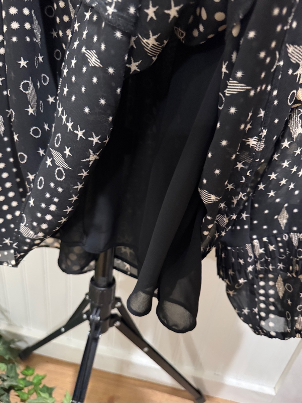 #534 Anthropologie CURRENT AIR Black Celestial Patterned Ruffle Sleeve Blouse - Picture 8 of 11